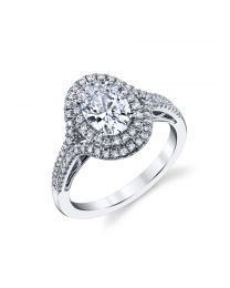 Graceful Oval Center Engagement Ring